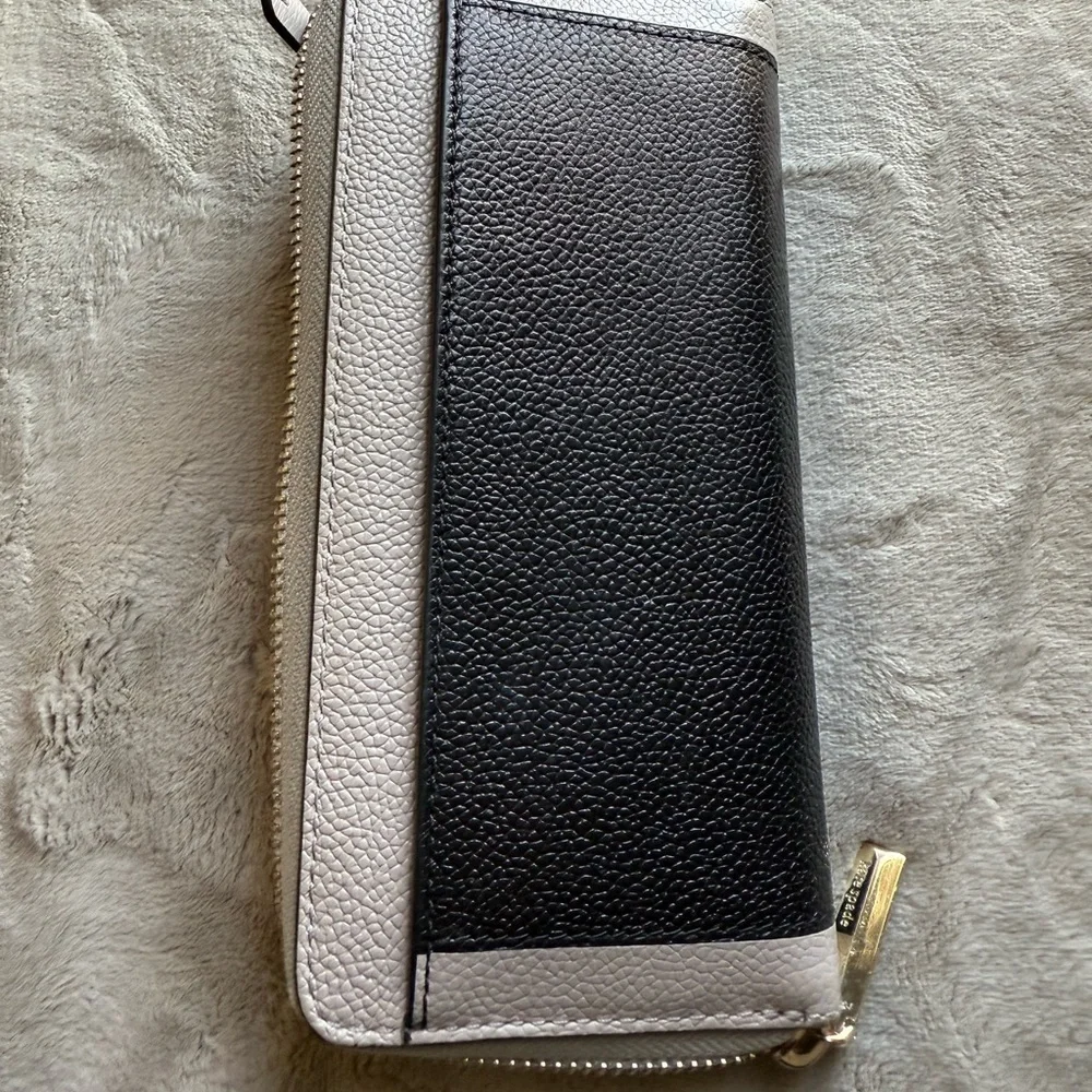Kate Spade Black and Cream Wallet - Picture 2 of 8